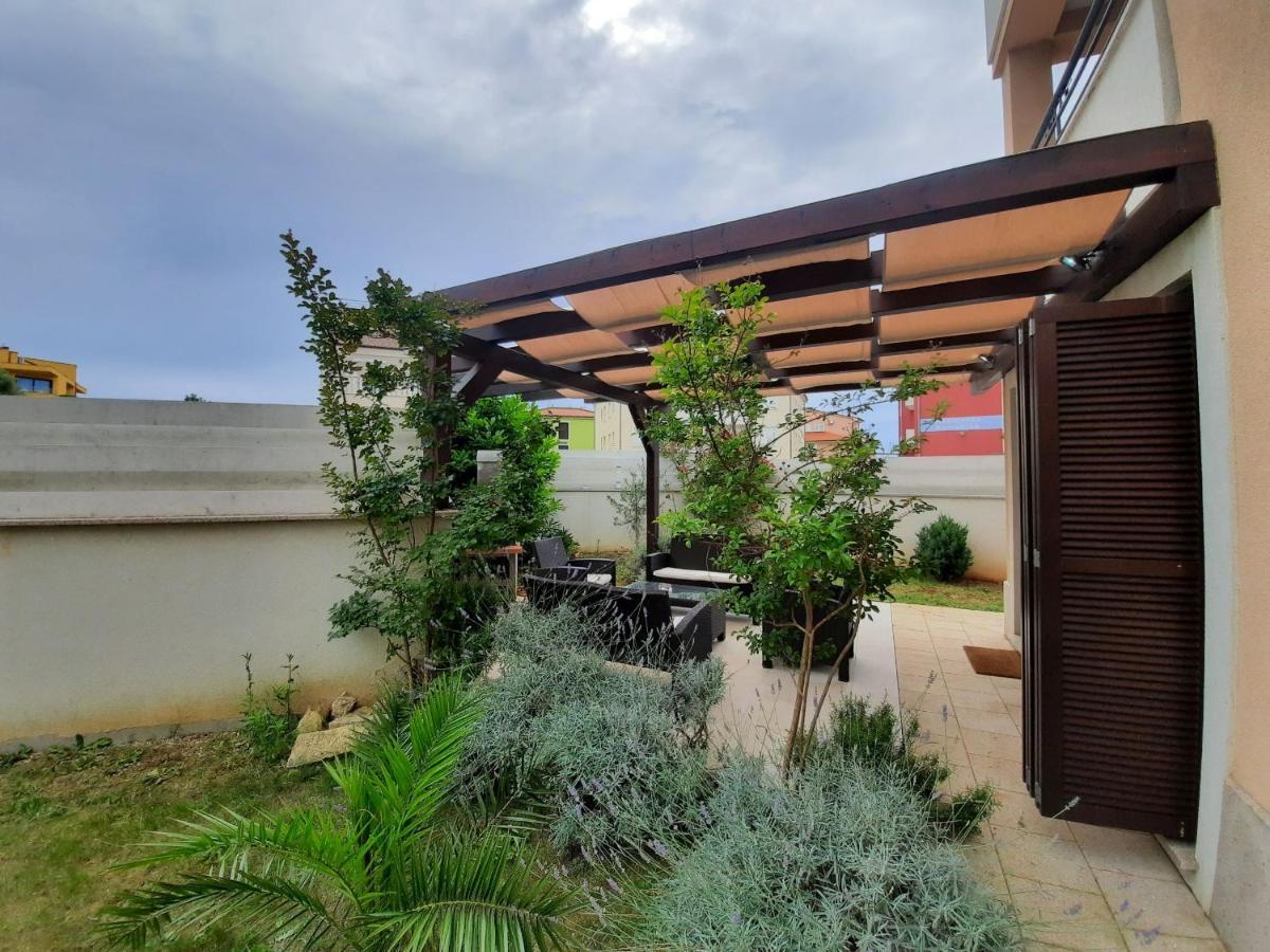 Maslina Apartment Premantura Ngoại thất bức ảnh